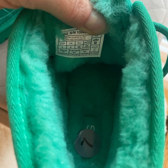 NEUMEL UGG Classic Emerald green Chukka boots - Picture 7 of 7